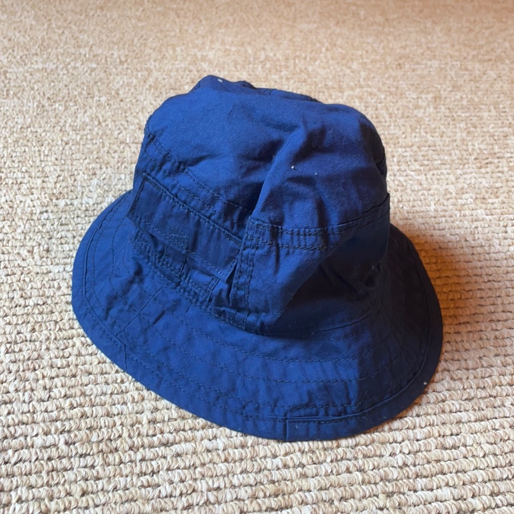 Old Navy 6-12 months navy blue sun hat w/ Velcro